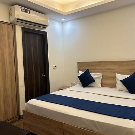 Airport Hotel Golden Bliss Near Delhi Airport ニューデリー エクステリア 写真