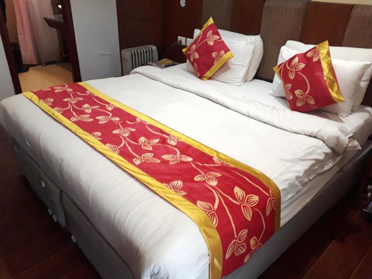 Airport Hotel Golden Bliss Near Delhi Airport ニューデリー エクステリア 写真