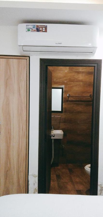 Airport Hotel Golden Bliss Near Delhi Airport ニューデリー エクステリア 写真