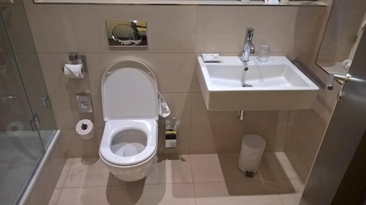 Airport Hotel Golden Bliss Near Delhi Airport ニューデリー エクステリア 写真