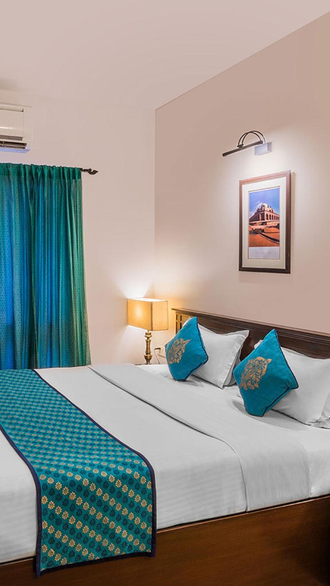 Airport Hotel Golden Bliss Near Delhi Airport ニューデリー エクステリア 写真